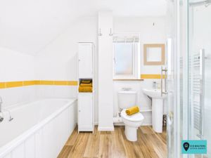 En Suite- click for photo gallery